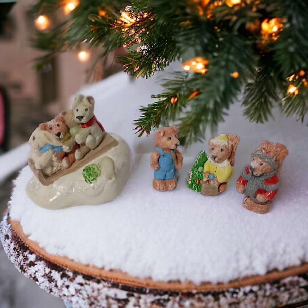 Vtg Mini Christmas Bear Figures Diorama Shadowbox Sledding Winter Village Scene